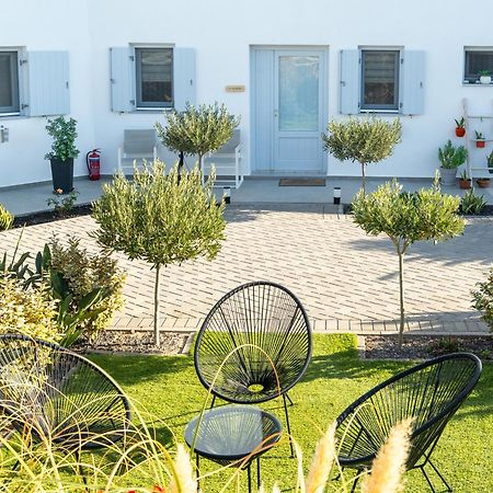 Sn Santorini Apartments Камари Экстерьер фото